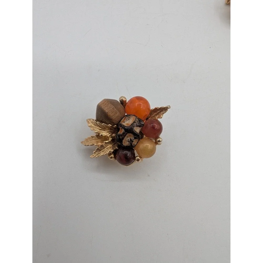 Trifari vintage clip